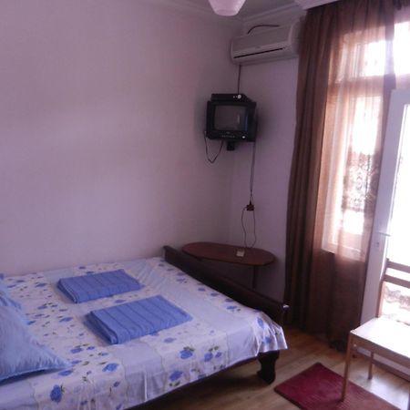 Guest House Roman/Гонио Екстериор снимка