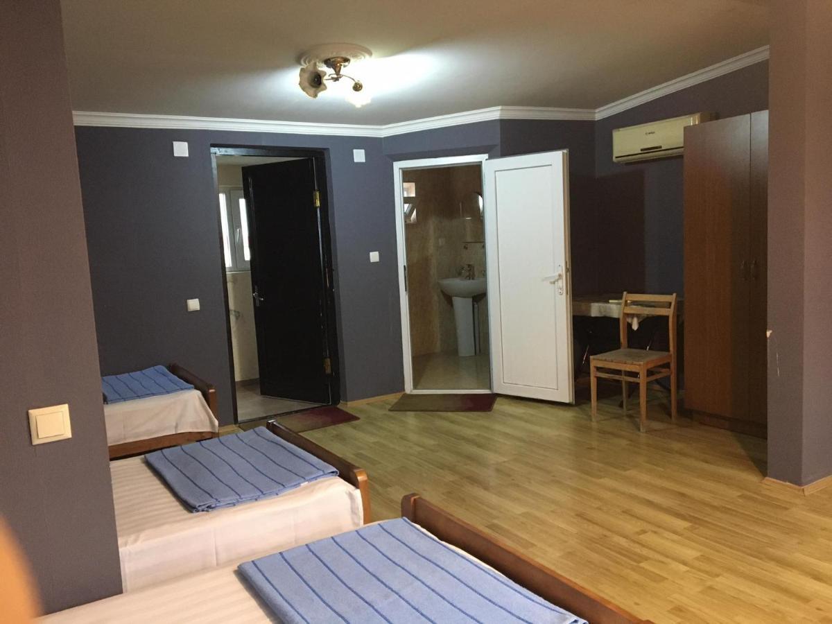 Guest House Roman/Гонио Екстериор снимка