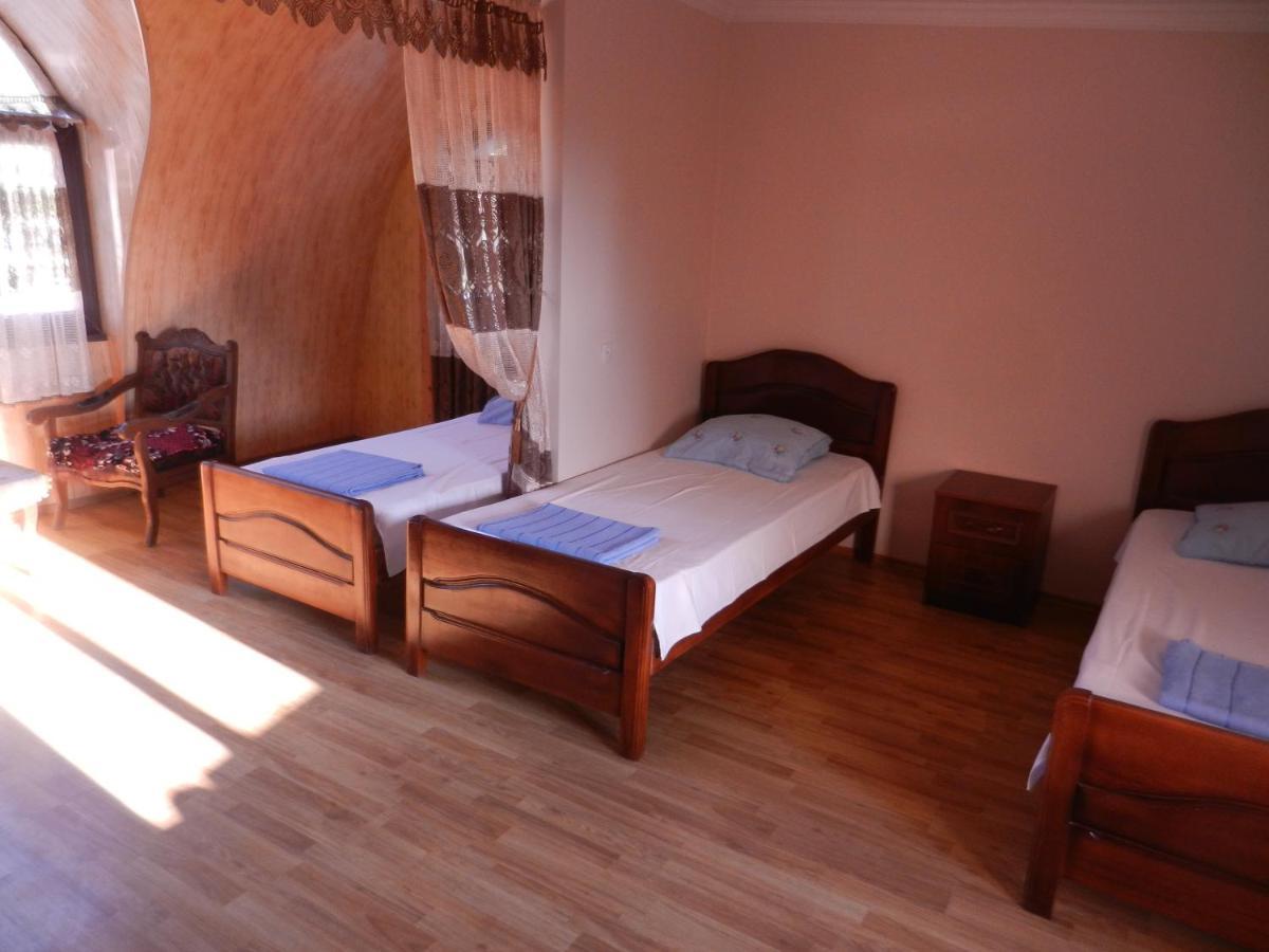 Guest House Roman/Гонио Екстериор снимка
