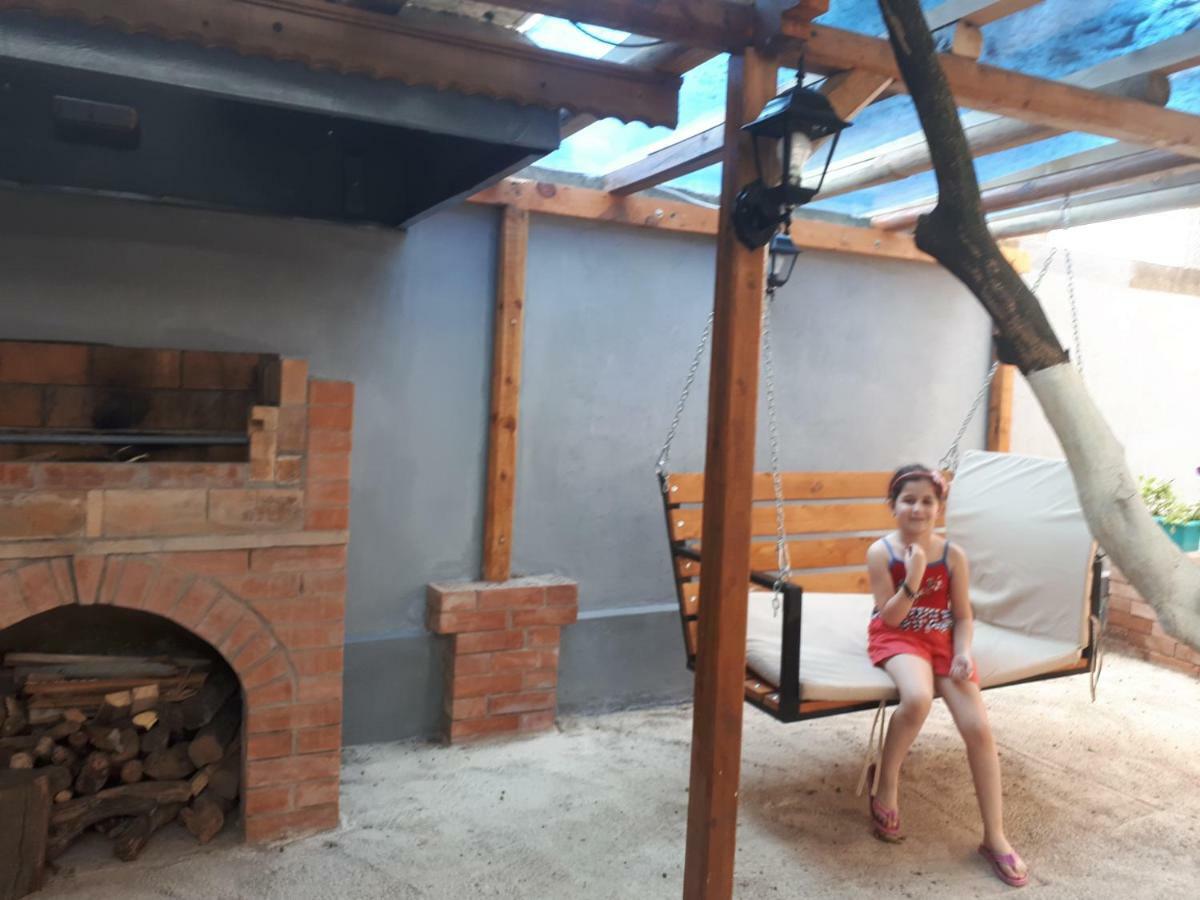 Guest House Roman/Гонио Екстериор снимка